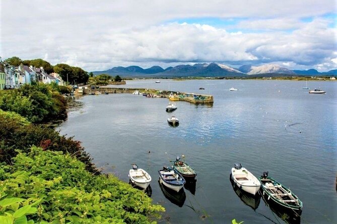 2.5 Hour Guided Sea Kayaking in Roundstone Bay - From Gurteen Bay to Roundstone: What the Start Really Gives You