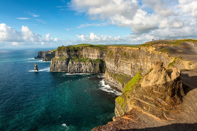 2-Day Rail Tour: Galway, Cliffs of Moher & Medieval banquet in Bunratty Castle - The medieval banquet at Bunratty Castle: what you get for your money