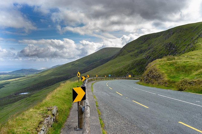 4-Day Blarney Castle, Ring of Kerry, Cliffs of Moher & Connemara - Day 4: Connemara, Kylemore Abbey, And Gaeltacht Village Views