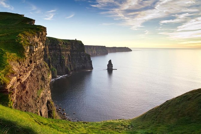 4-Day Cork, Ring of Kerry, Dingle, Cliffs of Moher and Galway Bay Rail Tour - Day 1: Blarney Castle, Cobh Heritage Centre, and a Cork-to-coast transition