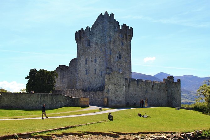 6-Day Magical Southern Explorer Small Group Tour - Day 2: Cahir Castle, Blarney Castle, and Killarney’s live music energy