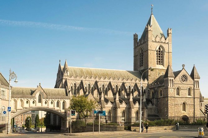 90 Minute Dublin Walking tour and Sightseeing tips - Temple Bar Meeting House Square, how to plan your pint and music