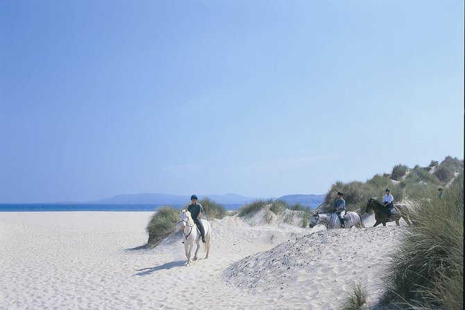 Beach & countryside horse riding outside Westport. Guided. 1 hour - What gear you get, and what to wear on a beach ride