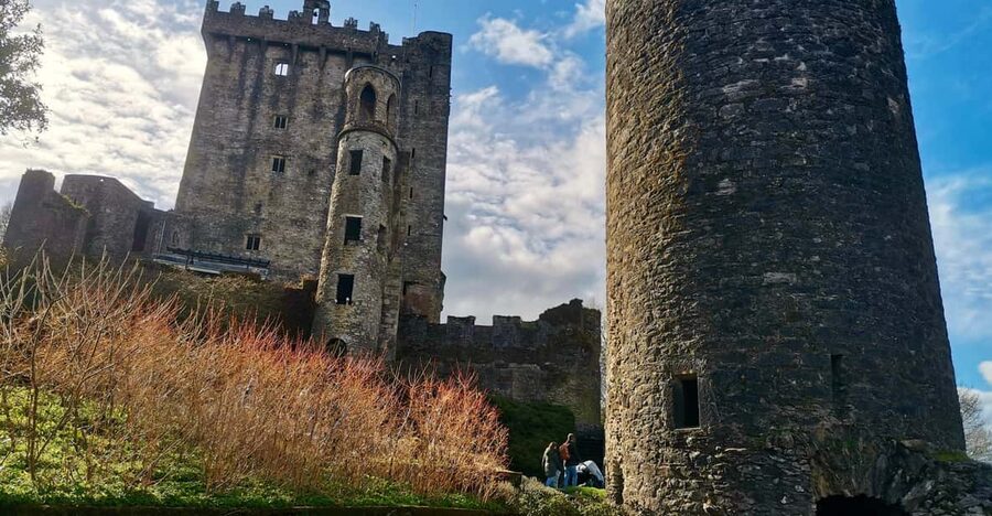 Blarney Castle: Private Guided Day Tour from Dublin - Guides on this tour, and why clear history makes the day better