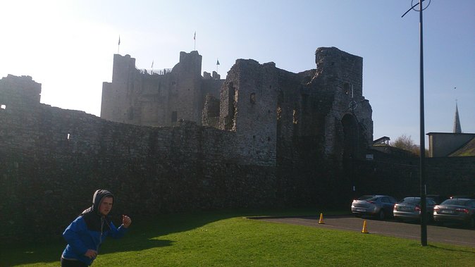 Celtic Day Trip from Dublin with Spanish-Speaking Guide - Getting started: Molly Malone at 8:00 am