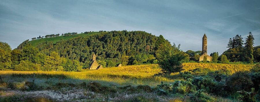 (Christmas Morning) Glendalough Half Day Tour from Dublin - Glendalough walking time, how to enjoy the lakeshore and wooded paths