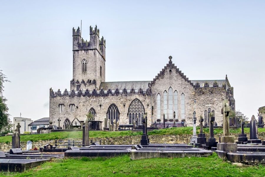 Cliffs of Moher and Blarney 2-Day Tour from Dublin - Bunratty Castle photo stop and the return to Dublin