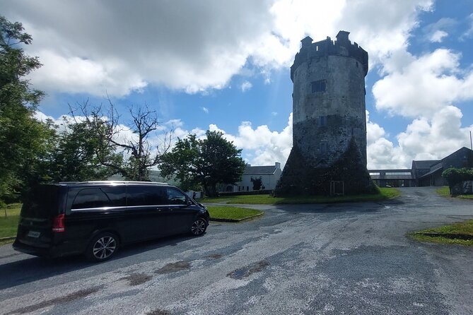 Cliffs of Moher and Burren Private Day Tour - Dunguaire Castle: A 16th-Century Stop to Start Calm