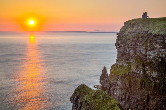 Cliffs of Moher Day Tour from Dublin: Including The Wild Atlantic Way - Bunratty Castle and Folk Park: a quick look before heading home