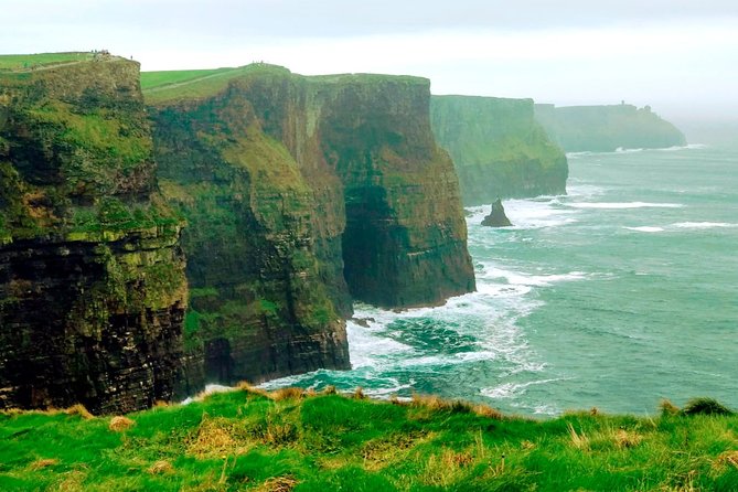 Cliffs Of Moher Tour In Spanish - Burren Crossing and Dunguaire Castle: What You See Before You Arrive