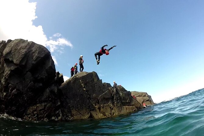 Coasteering on Irelands Wild Atlantic Way - Meeting point in Ballyconneely, and how the session likely starts