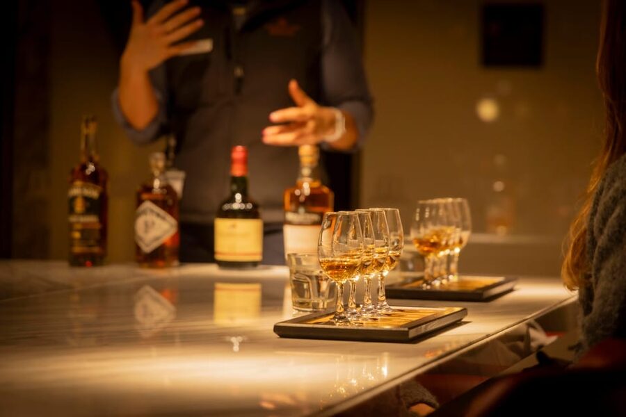 Cork: Midleton Distillery (Jameson) Premium Whiskey Tasting - The 25-Minute Timing, and How Not to Waste It