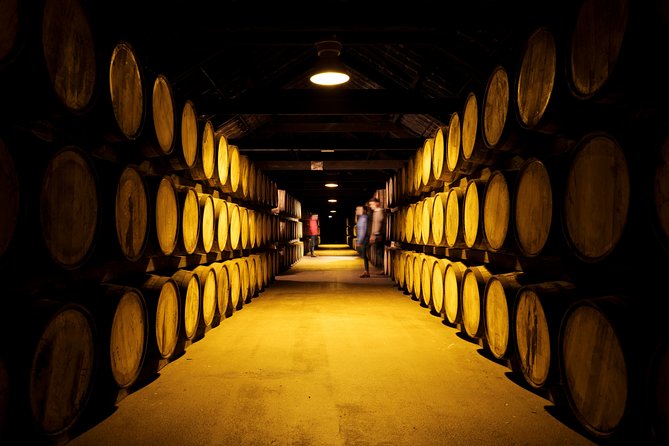 Cork Midleton DistilleryJameson Experience & Whiskey Tasting - Behind the scenes in the old Midleton distillery: kilns, mills, and process you can picture