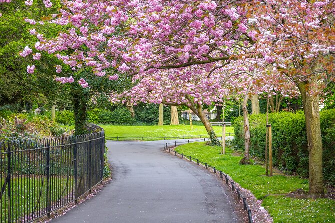 Cupid’s Trail: Romantic Puzzle Quest in Dublin - Starting at Fusilier’s Arch, St Stephen’s Green Area