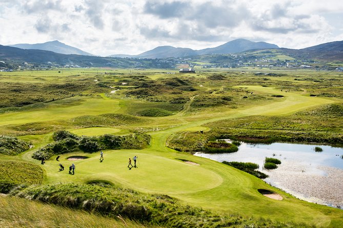 DAY TOUR: Highlights of Derry and Donegal - Walking Derry City walls and choosing the right landmarks