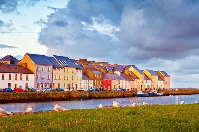 Day trip to Cliffs of Moher & Bunratty Castle and Ennis - A long Dublin morning that sets the tone