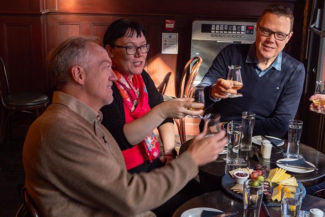 Deluxe Whiskey and Food Tasting in Dublin - Stop 1 at Lincoln’s Inn, Irish food plus aged statement whiskey