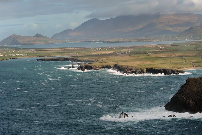 Dingle Peninsula Day Tour from Cork: Including The Wild Altanic Way - Guide styles: how driver-commentary can make or break the day