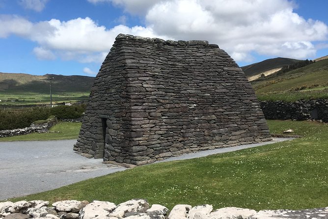 Dingle Peninsula & Slea Head Private Day Tour - The Blasket Centre: your 1-hour dose of island life