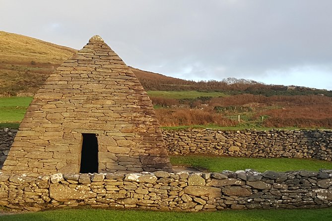 Dingle: Slea Head Drive Tour Full Day - Personal Chauffeur Guide - Coumeenoole and the west-facing beaches, plus Dun Chaoin Pier
