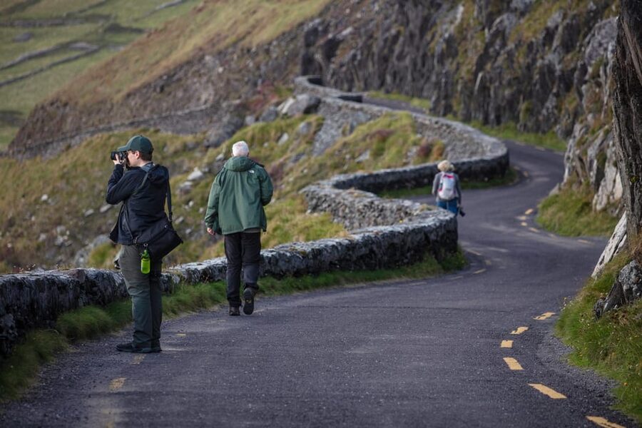 Dingle: Slea Head Photo And Sightseeing Tour - Coumeenoole Strand Time: Paddle the Edge, Shoot the Sand, Get the Golden Light