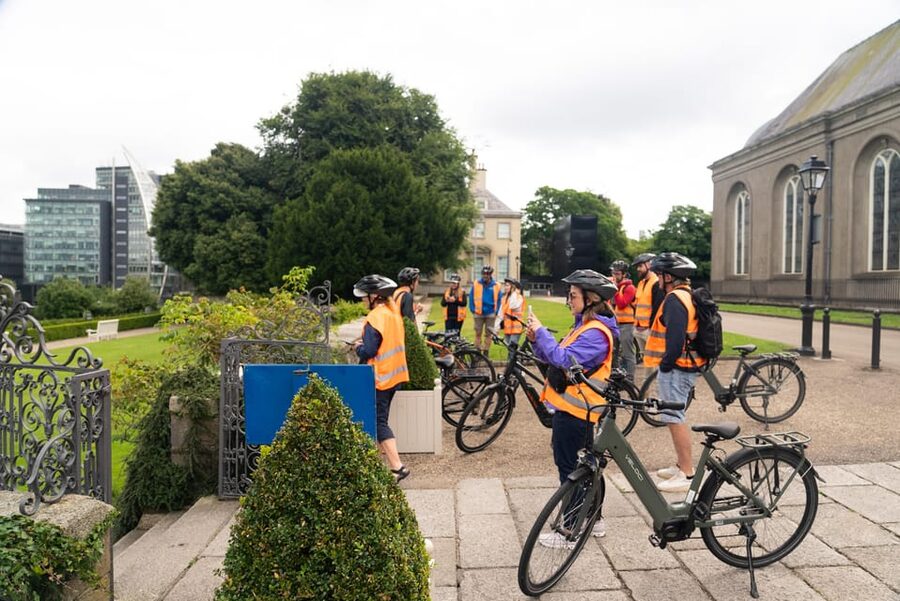 Dublin: Bike & E-Bike Tour with a Local Guide - Should you book this Dublin bike tour?