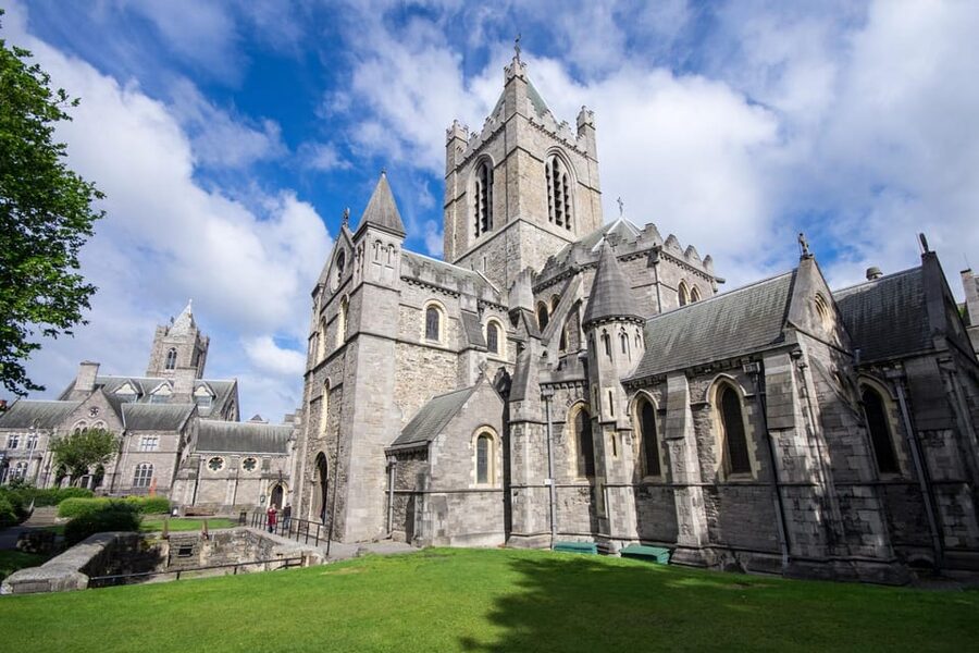Dublin: Book of Kells, Dublin Castle and Christ Church Tour - Christ Church Cathedral and City Hall: the Dublin you see from the street