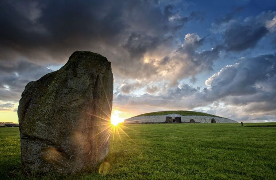 Dublin: Boyne Valley with Newgrange and Bru Na Boinne Entry - Bru na Boinne: UNESCO Tombs and the Knowth Timing Note