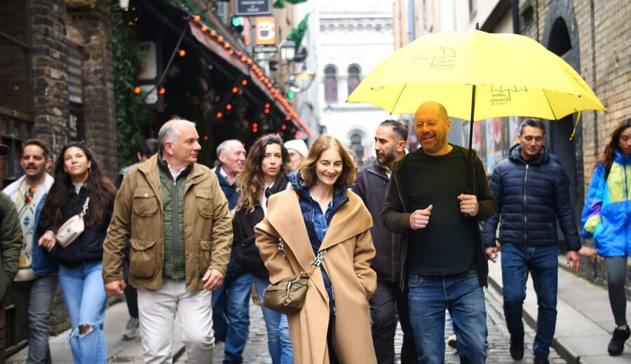 Dublin: Bucket List Sights Walking Tour - Temple Bar and Old Tudor Streets by Live Music and Pubs