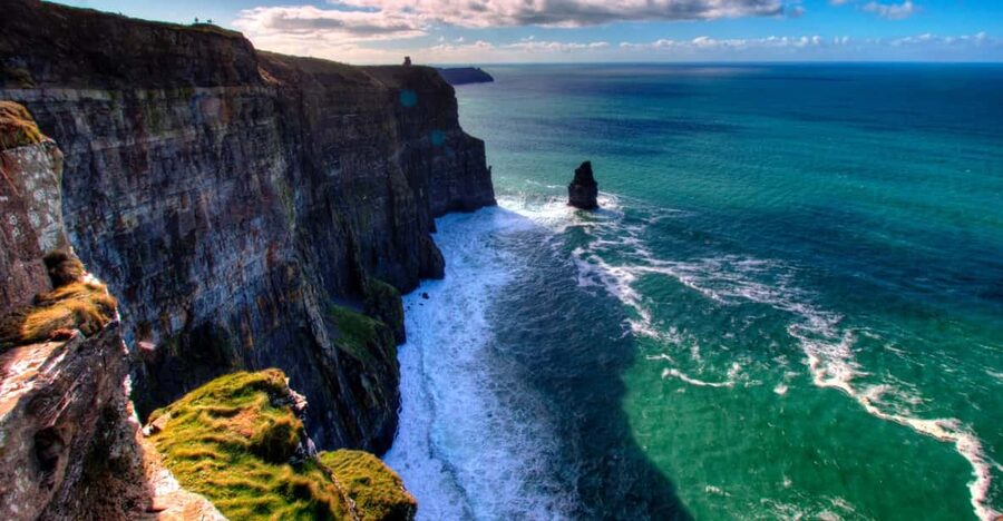 Dublin: Cliffs of Moher, Ennis, & Bunratty Castle Day Tour - Ennis, the optional walking tour, and the trad-music pulse