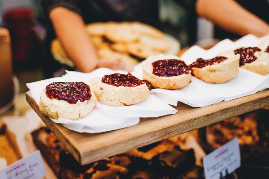 Dublin: Delicious Walking Food Tour - Walking the Liffey: Temple Bar and Beyond on Foot