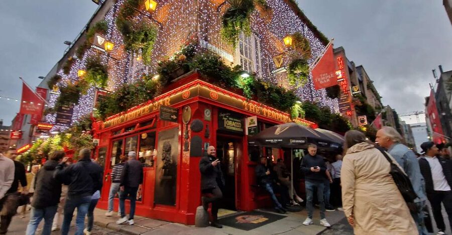 Dublin: Dublin City Highlights Private Guided Walking Tour - A focused 3-hour tour that actually gives you a sense of Dublin