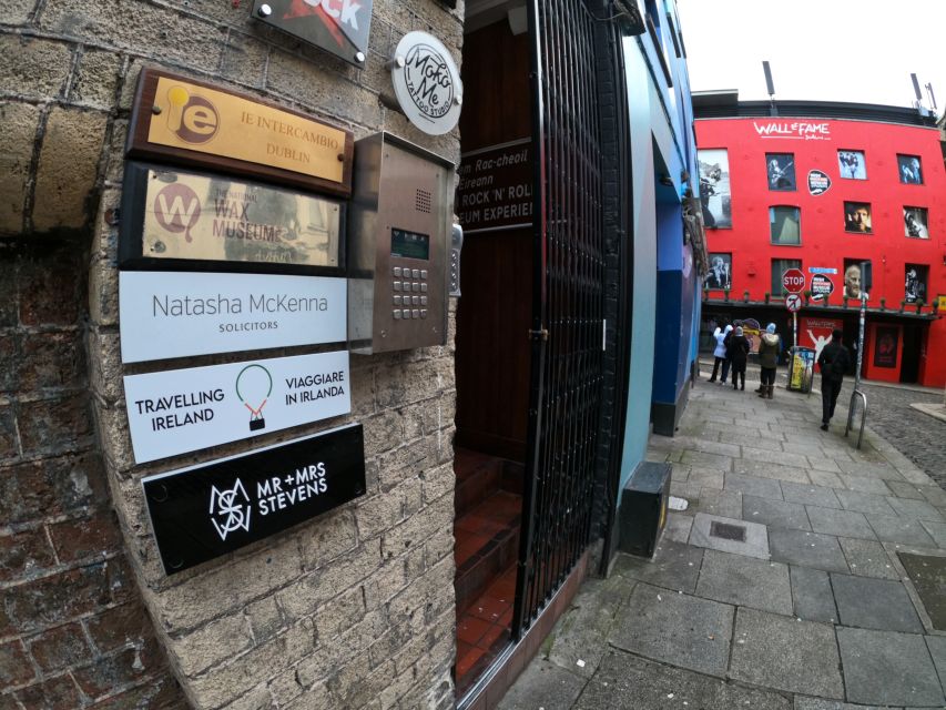 Dublin: Dublin City Highlights Private Guided Walking Tour - Temple Bar: history, crowds, and where to eat, plus live music tips