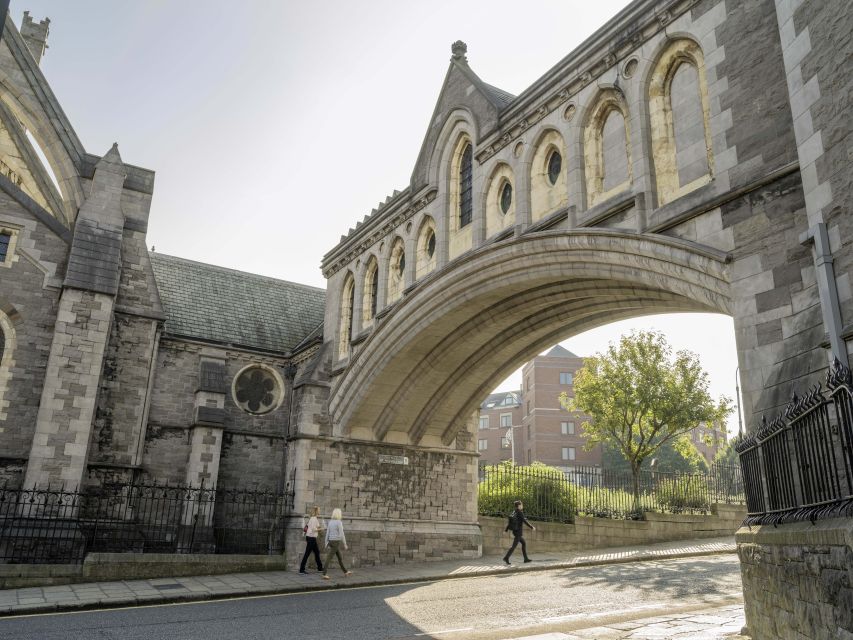 Dublin Explorer Pass: Save up to 50% on 3 to 7 Attractions - Price, Practical Limits, and Phone Battery Advice