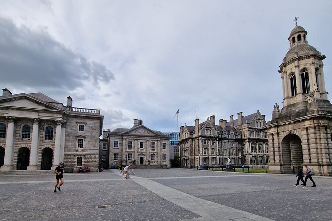 Dublin Express Private Guided Walking Tour - A 2-hour private Dublin walk that stays focused on the best payoff