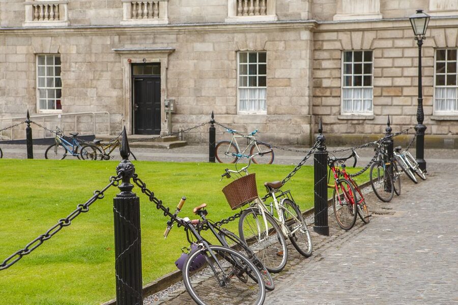 Dublin: Fast-Track Book of Kells Ticket & Dublin Castle Tour - Key highlights
