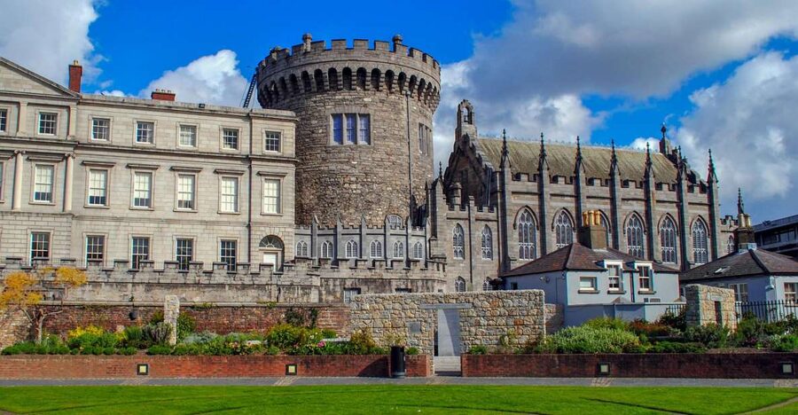 Dublin: Fast-Track Book of Kells Ticket & Dublin Castle Tour - The Molly Malone photo stop on the way to Dublin Castle