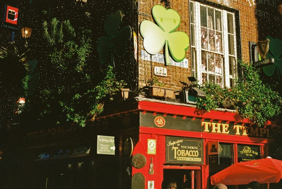 Dublin Food & Drink Walking Tour & Jameson Irish Coffee Demo - Ireland’s oldest pub moment: The Brazen Head and the beer stop