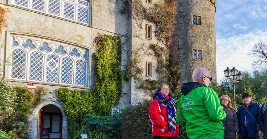 Dublin: Full-Day Howth and Malahide Castle Tour - A 7.5-hour coastal loop with real time in Howth
