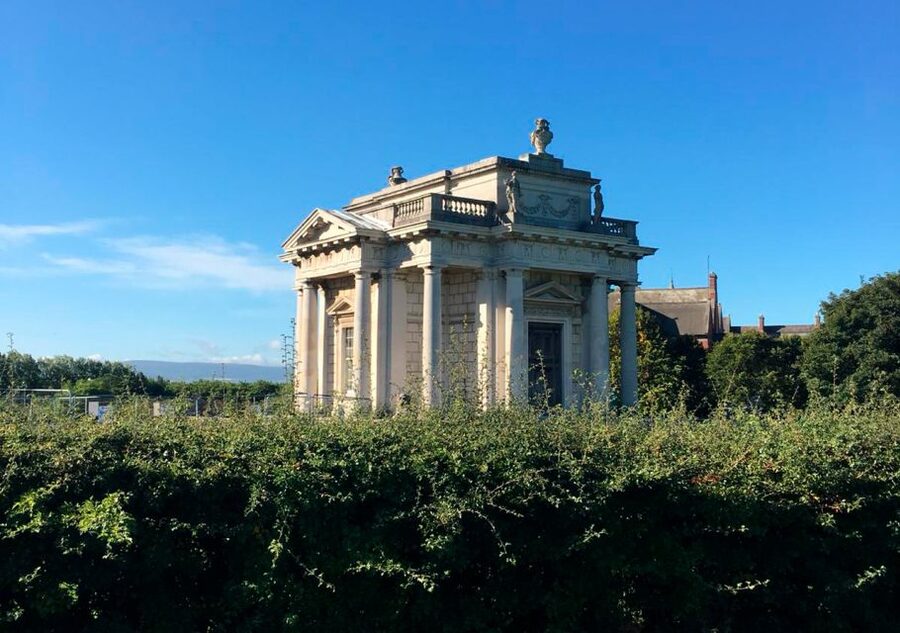 Dublin: Full-Day Howth and Malahide Castle Tour - Casino Marino photo stop: quick, curious, and worth the pause