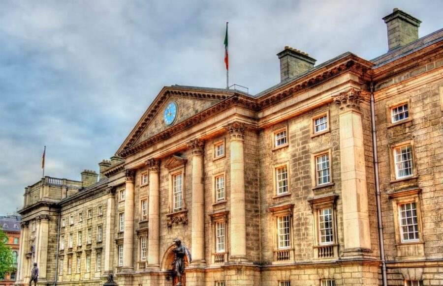 Dublin: Historical and Cultural Historical Walking Tour - Temple Bar and the timed street-stops you can actually enjoy