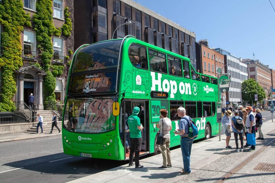 Dublin: Hop-on Hop-off Tour with Live German Commentary - How Hop-On Hop-Off Works with Live and Recorded German