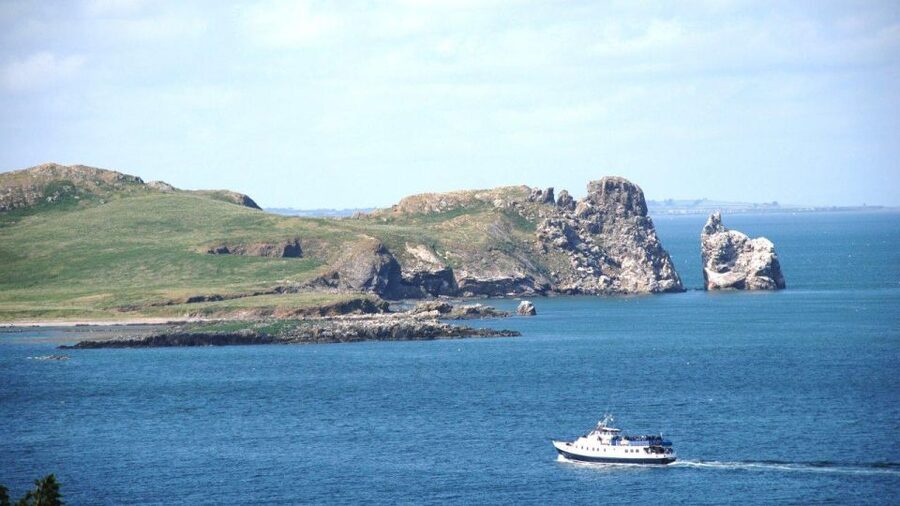 Dublin: Howth Cliffs and Ireland's Eye Boat Cruise - Howth Cliffs and Lambay Island: big-coast sightlines