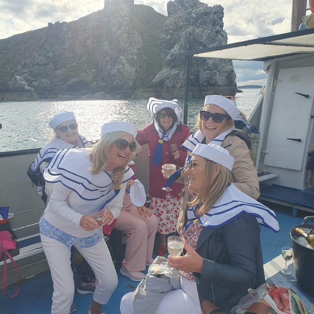 Dublin: Howth Cliffs and Lighthouse Boat Tour - Ireland’s Eye and Howth Lighthouse: where your photos usually land