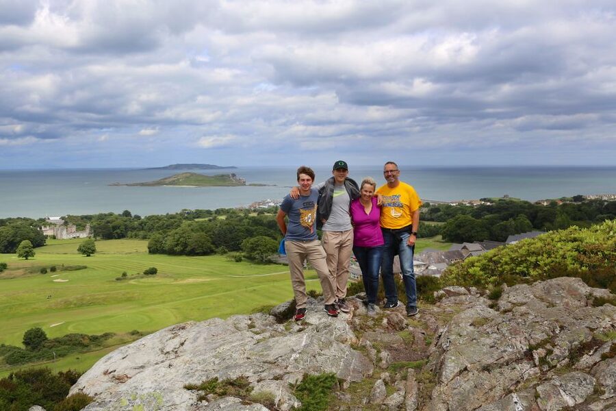 Dublin: Howth Safari Hiking Tour - Howth Summit and your finish at The Summit Inn (with return to the start)