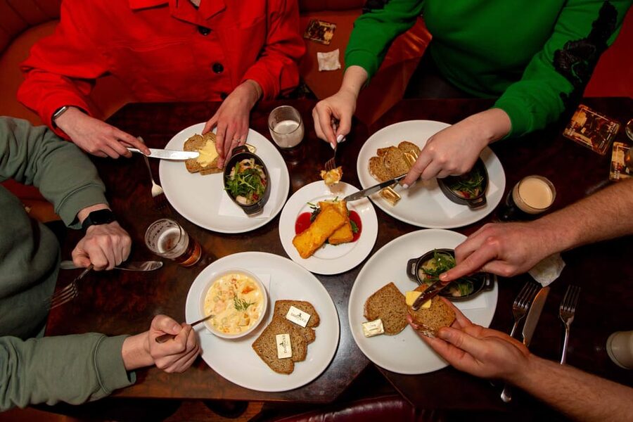 Dublin: Irish Food Trail Walking Tour with 3 Courses - Meeting at Powerscourt Townhouse Centre and getting your bearings fast