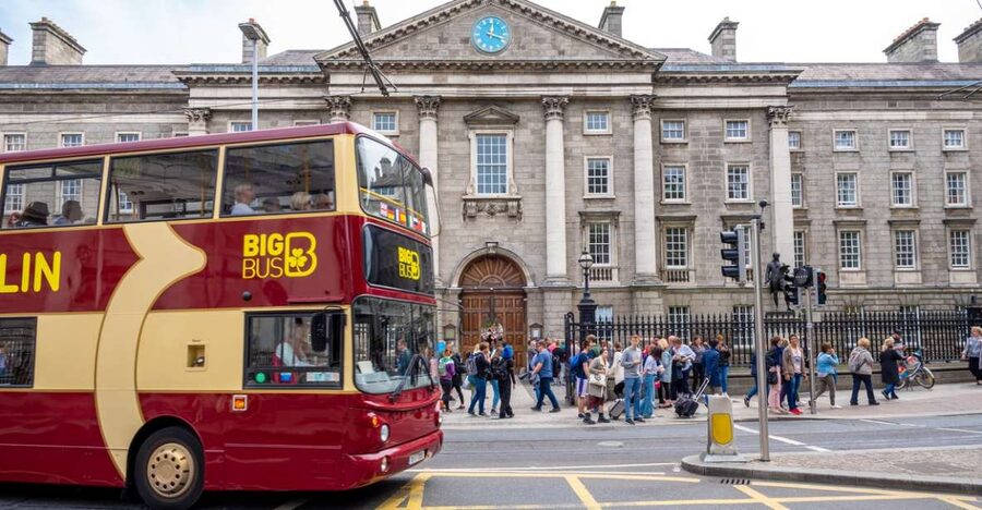 Dublin: Jameson Whiskey Distillery & Hop-on Hop-off Bus Tour - The Bow St Experience at Smithfield: tastings and a complimentary drink