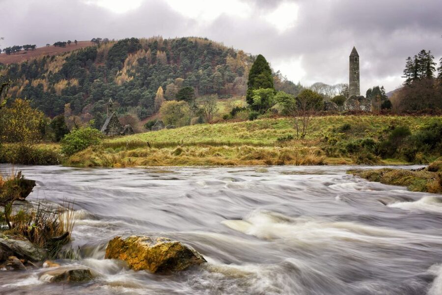 Dublin: Kilkenny, Wicklow & Glendalough Tour & Sheepdog Show - Timing, walking load, and what to pack