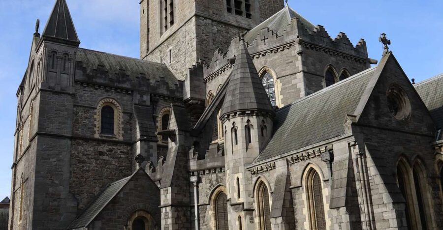 Dublin: Macabre History Walking Tour - Cuchulainn’s Death: Myth Meets Street-Level Dublin