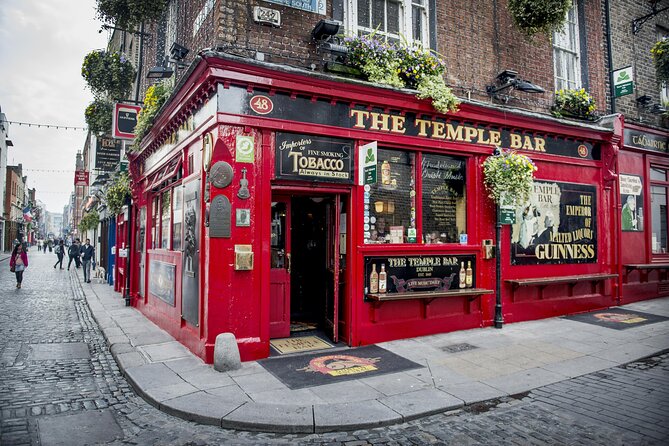 Dublin Old Town: Famous Pubs Exploration Game and Tour - Key Things I’d Notice Before You Book